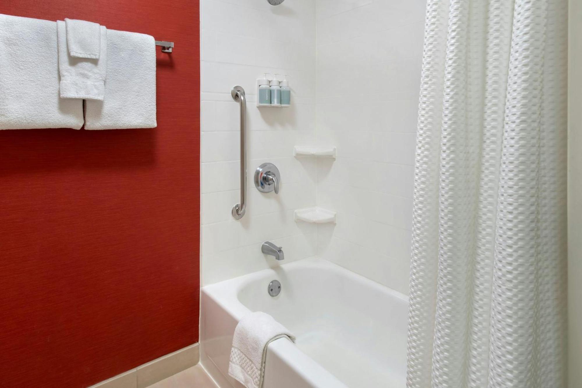 Courtyard By Marriott Mt. Laurel Ξενοδοχείο Mount Laurel Εξωτερικό φωτογραφία