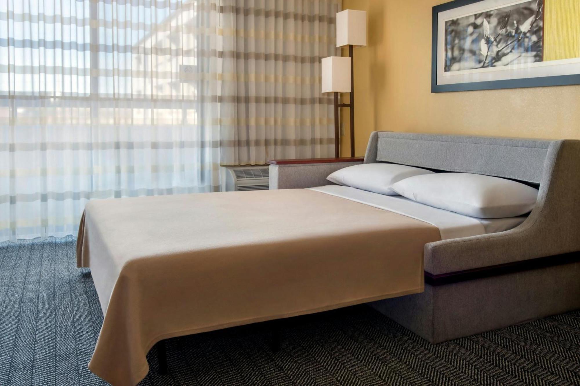 Courtyard By Marriott Mt. Laurel Ξενοδοχείο Mount Laurel Εξωτερικό φωτογραφία